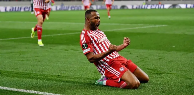 أولمبياكوس يضرب موعدا مع فيورنتينا في نهائي دوري المؤتمر الأوروبي